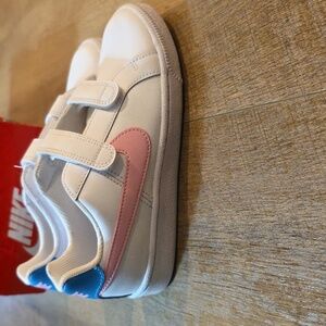 Nike - Court Royale- Kids Sneakers. Size 2